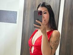 DollyMelody - female with black hair webcam at xLoveCam