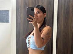DollyMelody - female with black hair webcam at xLoveCam