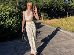 DollyVey from xLoveCam