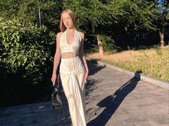 DollyVey - female webcam at xLoveCam