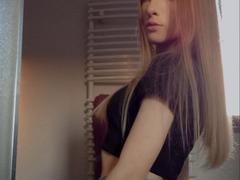 DollyVey - female webcam at xLoveCam