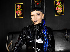 DominaVivi from xLoveCam