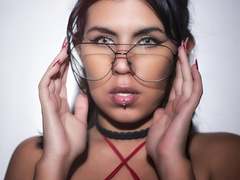 LucyColls - female with black hair webcam at xLoveCam