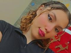 DominicTheOne - female with brown hair webcam at xLoveCam