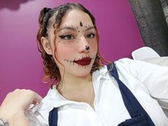 DominicTheOne - female with brown hair webcam at xLoveCam