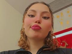 DominicTheOne - female with brown hair webcam at xLoveCam