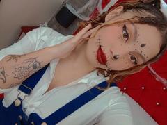 DominicTheOne - female with brown hair webcam at xLoveCam