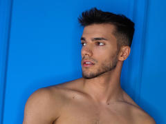 DominicValente - male webcam at xLoveCam