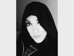 DonnaLaViva - female with black hair and  small tits webcam at ImLive