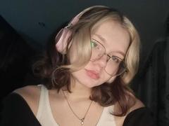 DorcasHarmen - female with red hair and  big tits webcam at xLoveCam