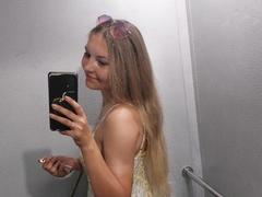 DorisBliss - female webcam at xLoveCam
