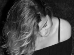 DouceElo - female with brown hair webcam at xLoveCam