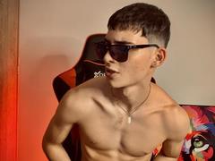 DrakeJonees - male webcam at LiveJasmin