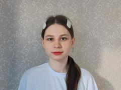 DreamCather - female with brown hair webcam at xLoveCam