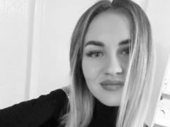 DreamGirlHot69 - female with brown hair webcam at xLoveCam