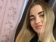 DreamGirlHot69 - female with brown hair webcam at xLoveCam