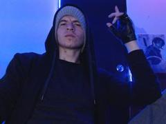 DreamHunterdz from xLoveCam