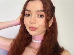DreamyLovee - female with red hair webcam at xLoveCam