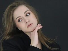 DreamyRoxie-hot - female with brown hair webcam at xLoveCam