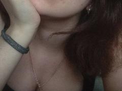 Dreia - female with brown hair webcam at xLoveCam