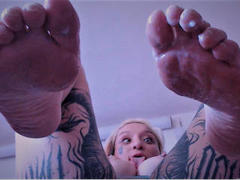 DroolingTits69 - blond female with  small tits webcam at xLoveCam