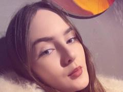 DrucillaMordini - female with brown hair webcam at xLoveCam