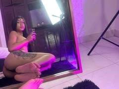 DulceNoir - female with black hair webcam at xLoveCam
