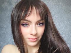 DykaRoza - female with brown hair and  big tits webcam at LiveJasmin