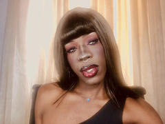 EbonyHansNight - blond shemale webcam at xLoveCam