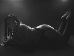EbonyHenner - female with black hair and  big tits webcam at LiveJasmin