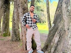 Edahi - male webcam at xLoveCam