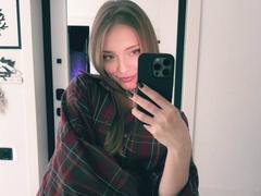 EdrisLueder - blond female webcam at xLoveCam