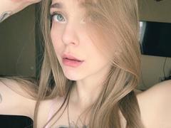 EdrisLueder - blond female webcam at xLoveCam