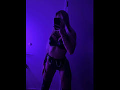 EileX-hot - blond female webcam at xLoveCam