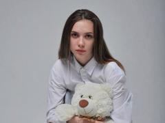 WillaCroyle - female with brown hair webcam at LiveJasmin