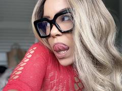 EimLoveU - blond female webcam at xLoveCam