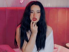 EimmyBurnys from xLoveCam