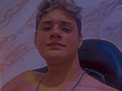 ElFlaquitoo - male webcam at xLoveCam