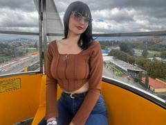 ElaJamess - female with  big tits webcam at xLoveCam