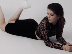 ElanaFalencki - female with black hair webcam at xLoveCam
