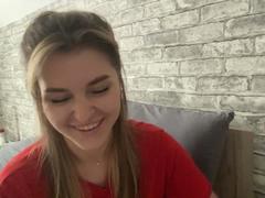 ElanaFalencki - female with black hair webcam at xLoveCam