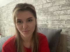 ElanaFalencki - female with black hair webcam at xLoveCam