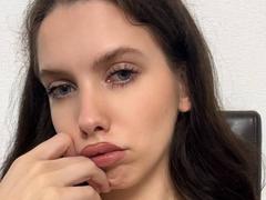 ElaraMoon from xLoveCam