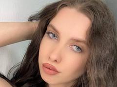 ElaraMoon - female with black hair and  small tits webcam at xLoveCam