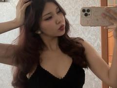ElbaHuppenbauer - female with black hair webcam at xLoveCam