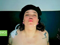 IAmZaylu - female with brown hair and  small tits webcam at xLoveCam