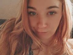 Elektrixa - blond female webcam at xLoveCam