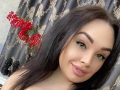 AndreaSpaces - female with black hair and  big tits webcam at LiveJasmin