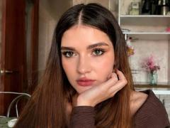 KaitlynVinion - female with brown hair and  big tits webcam at LiveJasmin