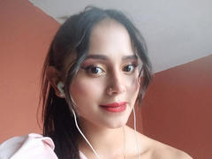 EliBaker - female with brown hair webcam at xLoveCam